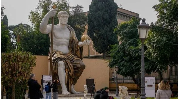 konstantin the great statue rome 2