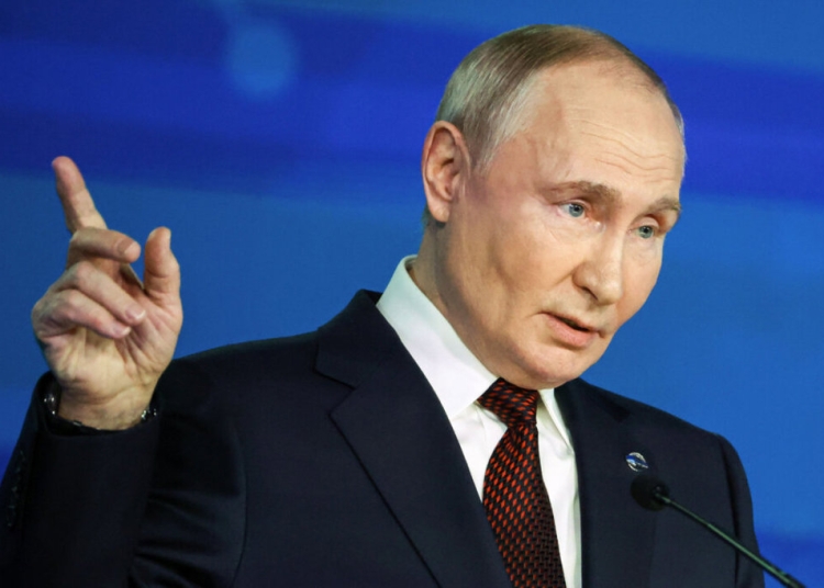 Путин подписа нова ядрена доктрина 1 Путин подписва нова доктрина, която понижава прага за използване на ядрени оръжия от Русия