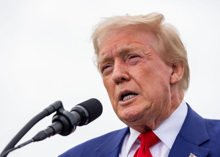 Бизнесът се подготвя за плановете на Тръмп за промени в митническата тарифа 1 Новоизбраният президент Доналд Тръмп говори в Trump National Golf Club в Палос Вердес, Калифорния, на 13 септември 2024 г. Джон Фредрикс/The Epoch Times