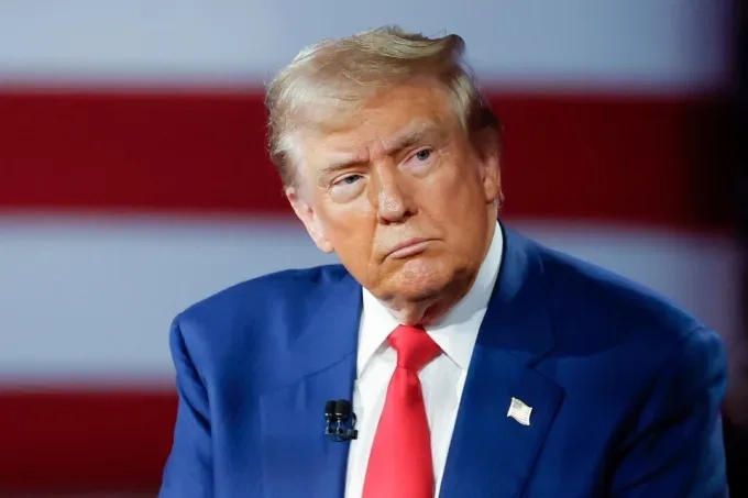 ФБР спря ирански заговор за покушение срещу Доналд Тръмп 1 Републиканският кандидат за президент и 45-и президент на САЩ Доналд Тръмп, по време на дискусионен форум на Fox News с Шон Ханити в New Holland Arena в Харисбърг, Пенсилвания, на 4 септември 2024 г. Kevin Dietsch/Getty Images