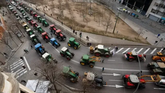 Фермерски протест близо до Жирона, в Каталуния. Снимка: Фокснюз