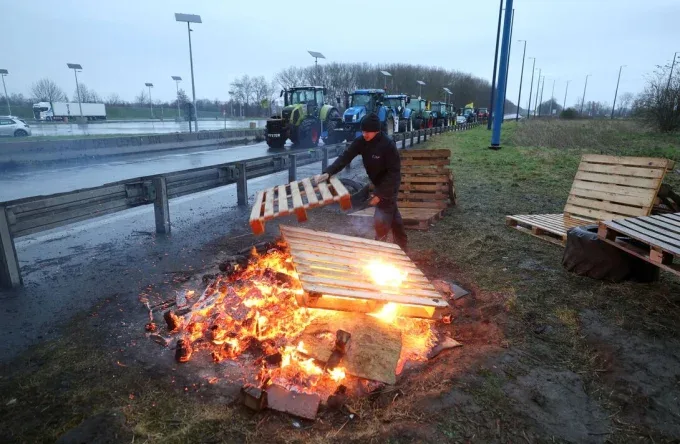 Фермери протестират на границата между Валония и Франция. Снимка: AFP чрез Getty Images