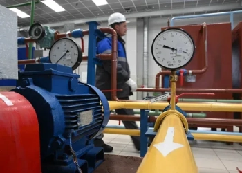 В момента европейските хранилища са пълни на 75%, а сериозните зимно месеци тепърва предстоят. Снимка: Дмитрий Лебедев / в. Комерсант