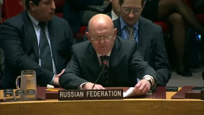 Руският представител в ООН: Не позволявайте на бездарния актьор Зеленски да погубва животите на младите украинци!