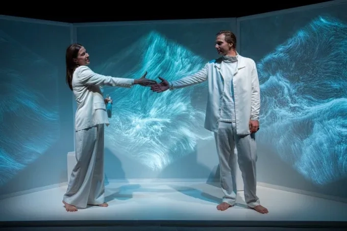 Коледният театрален фестивал в Габрово завършва със „Съзвездия“ на Народния театър 1 Коледният театрален фестивал в Габрово завършва със „Съзвездия“ на Народния театър