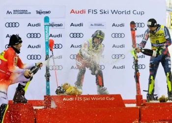 Aлберт Попов (BUL/Head) празнува първата си победа в Световната купа по ски (FIS/Agence Zoom)