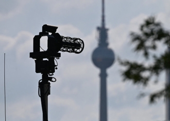 Германия одобрява планове, позволяващи на военните да свалят незаконни дронове