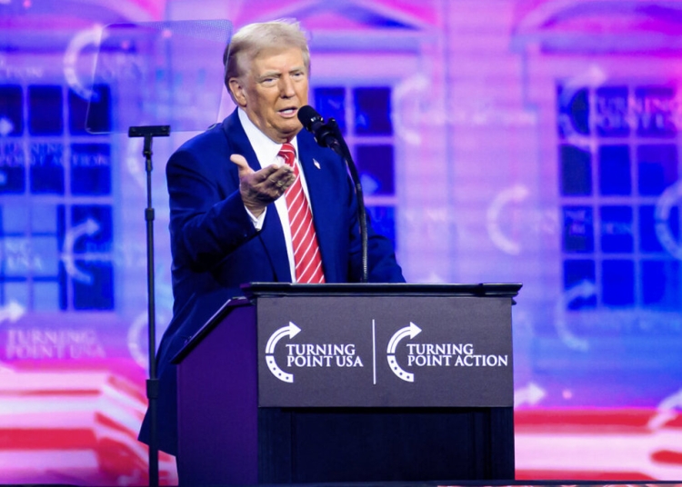Новоизбраният президент Доналд Тръмп говори по време на годишния AmericaFest 2024 на Turning Point във Финикс, Аризона, на 22 декември 2024 г. Джош Еделсън/AFP чрез Getty Images