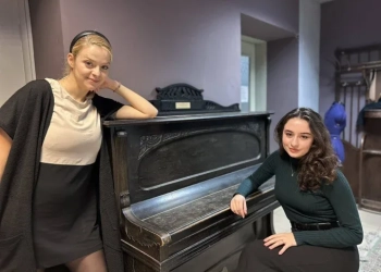 Репетиция на спектакъла „Музиката на лицето“, по Иван Тургенев на режисьора Стилиян Петров (снимка: https://nationaltheatre.bg/bg)