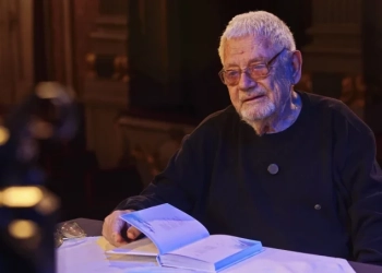 Недялко Йорданов по време на честването на 85-ия си рожден ден в Народния театър (https://www.nationaltheatre.bg/bg)