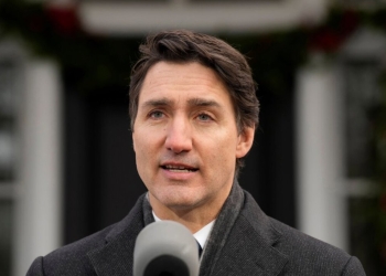 Канадският министър-председател Джъстин Трюдо обявява, че подава оставка