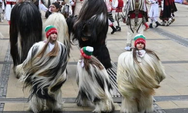 31-вият Международен фестивал на маскарадните игри „Сурва“ 2025 в Перник – с над 12 000 участника 1 31-вият Международен фестивал на маскарадните игри „Сурва“ 2025 в Перник – с над 12 000 участника