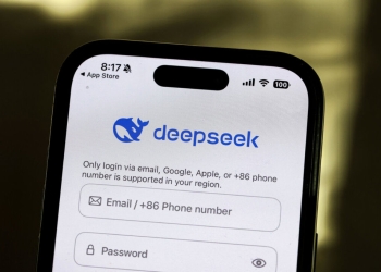 Италианският регулатор блокира DeepSeek заради притеснения относно личните данни