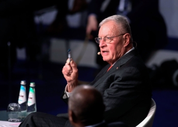 Европа няма да участва в мирните преговори за Украйна, заявява посланик на САЩ