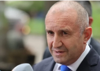 Българският президент Румен Радев от началото на първия си мандат призовава за прагматизъм в отношенията с Русия, вмето идеологическо противопоставяне. Снимка: БТА