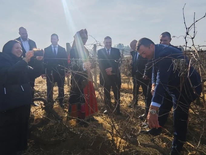 Академичен Трифон Зарезан празнуваха в Плевен 1 Академичен Трифон Зарезан празнуваха в Плевен