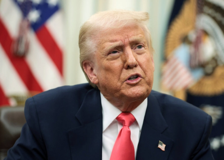 Доналд Тръмп обеща да държи Иран отговорен за бъдещи атаки на хусите 1 Президентът Доналд Тръмп говори, докато подписва изпълнителни заповеди в Овалния кабинет на Белия дом във Вашингтон на 6 март 2025 г. Алекс Уон/Getty Images