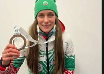 Милена Тодорова с второ място на Световната купа по биатлон 53 Милена Тодорова се радва на своя сребърен медал от старта за Световната купа в Поклюка, Словения. Снимка: Министерство на спорта в България