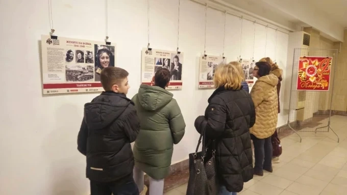 Посветена на Девети май изложба откриха в Стара Загора месец преди празника