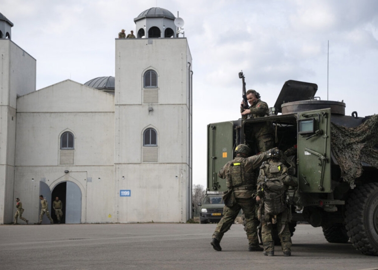 Германският президент заявява, че Берлин ще засили военната си роля в НАТО