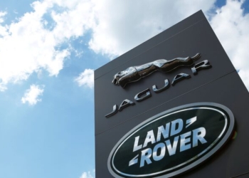Jaguar Land Rover спира доставките за САЩ в отговор на 25-процентното мито върху автомобилите