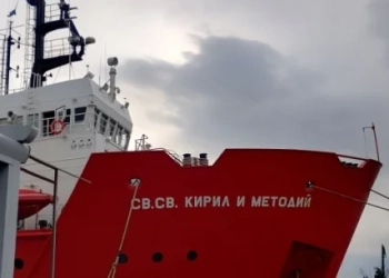 Корабът "Св. Св. Кирил и Методий" простигна на варненското пристанище на 11-ти април 2025 г. Снимки: Христина Недялкова