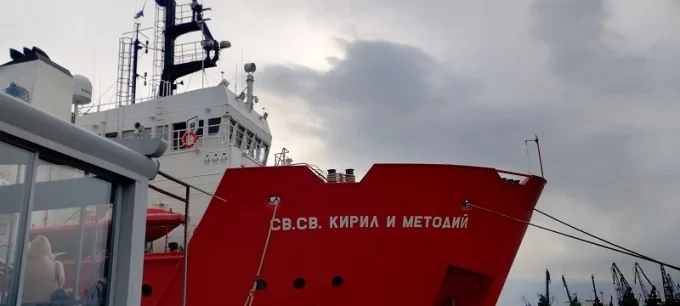 Научноизследователският кораб „Св. св. Кирил и Методий“ акостира във Варна след изключително успешна мисия 1 Научноизследователският кораб „Св. св. Кирил и Методий“ акостира във Варна след изключително успешна мисия