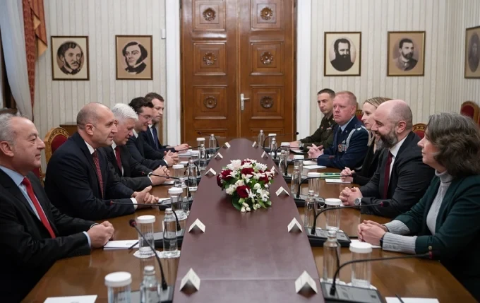 Президентът и неговия екип подчертаха пред американските ни партньори колко е важно българската армия да бъде максимално суверенна, както и значението за целия Балкански полуостров войната в Украйна да бъде спряна. Снимка: Прес служба на президентската институция