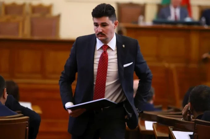 33-годишният Климент Шопов е роден в Монреал. През 2022 г. се отказва от канадското си гражданство, за да стане депутат от партия "Възраждане". Снимка: БГНЕС