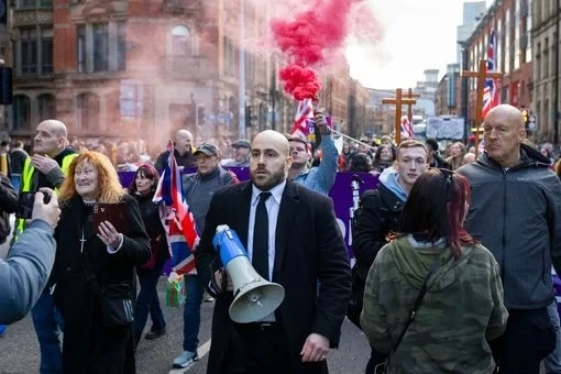 Ник Тенкони, лидер на UKIP: Когато държавата има здрава културна основа, икономиката се справя добре по естествен път (част II) 1 Ник Тенкони, лидер на UKIP: Когато държавата има здрава културна основа, икономиката се справя добре по естествен път (част II)