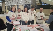 Снимка от събитието в НДК на 16-ти май, на което сдружение "Пазители на паметта" събраха 2500 подписа за възстановяването на Паметника на съветската армия. Сергей Махаев е вторият отдясно наляво. Снимки: личен архив