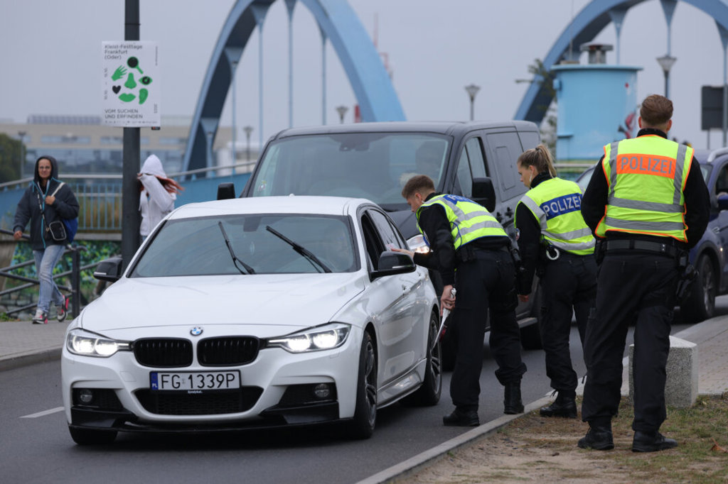 Германия ще отблъсква повече търсещи убежище на границата
