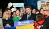 Никушор Дан говори пред свои привърженици в Букурещ вечерта на 18-ти май 2025 г. Снимка: Даниел Михайлеску/AFP чрез Getty Images