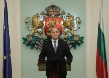 Президентът предлага в парламента референдум за еврото, подкрепят го и в управляващата коалиция 4 radev evro