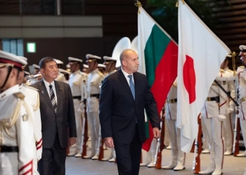На 20-ти май българският президент Румен Радев се срещна с японския премиер Шигеру Ишиба. Снимки: Прес служба на президенстката институция