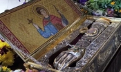 Мощи на светеца бяха донесени от Атон в манастира "Свети Атанасий Велики" в софийското село Лозен на 4-ти май. На Гергьовден е кулминацията на тържествата, с празнична литургия и курбан за здраве. Снимка: БНТ