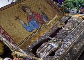 Мощи на светеца бяха донесени от Атон в манастира "Свети Атанасий Велики" в софийското село Лозен на 4-ти май. На Гергьовден е кулминацията на тържествата, с празнична литургия и курбан за здраве. Снимка: БНТ