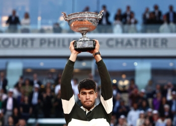 Алкарас записа още един голям обрат и спечели финала на Ролан Гарос в 5-сетов трилър срещу Синер 67 Алкарас записа още един голям обрат и спечели финала на Ролан Гарос в 5-сетов трилър срещу Синер