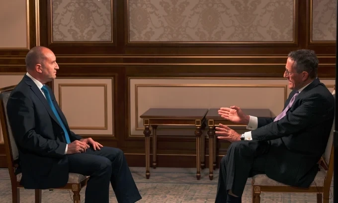 Румен Радев в интервю за CNN: От санкциите срещу Русия най-много печели Китай 1 Румен Радев в интервю за CNN: От санкциите срещу Русия най-много печели Китай