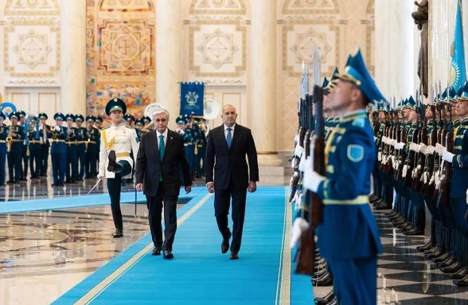 kazahstan prezidenti karaul