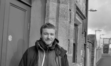 Да виждаш отвъд маските: разговор със Симеон Танчев за „Менажерията“