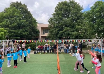 Спорт чрез игра: в 12 детски градини стартира програма на МОН за физическа активност на децата в партньорство с НСА и СУ 65 Спорт чрез игра