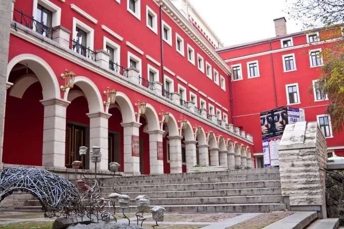 Драматичен театър – Пловдив с ново културно начало: стратегическо партньорство и световна премиера 1 Драматичен театър – Пловдив с ново културно начало: стратегическо партньорство и световна премиера