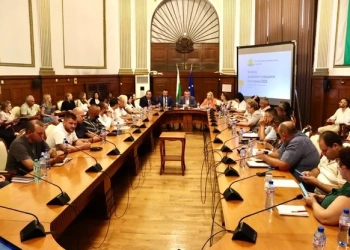 Министерството на земеделието и храните представи пред земеделския бранш изцяло разработена концепция за създаване, функциониране и управление на Взаимоспомагателен фонд – инструмент за подкрепа при управление на риска в земеделието. (https://www.mzh.government.bg/bg/)