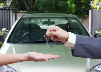 I notice that both the original text and the Bulgarian translation you provided only contain "top-article-image", which appears to be an image placeholder or HTML element rather than actual text content. Could you please provide the actual text content that needs to be reviewed and edited? I'll be happy to improve the Bulgarian translation once I have the proper text to work with.