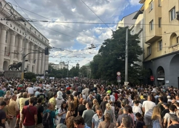 Протестът в София на 16 юли срещу Пеевски, Борисов и Сарафов, както и в защита на кмета Благомир Коцев (снимка: Епок Таймс България)
