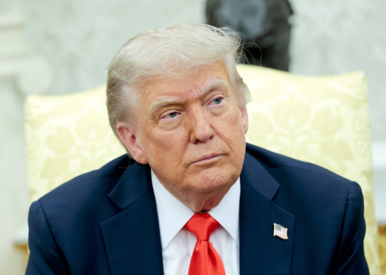 Доналд Тръмп обяви 30-процентни мита за Европейския съюз и Мексико 1 Президентът Доналд Тръмп в Овалния кабинет на Белия дом на 5 юни 2025 г. Анна Мънимейкър/Getty Images