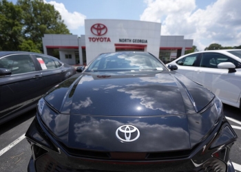 Тойота съобщи, че се изправя пред загуби от 9,5 милиарда долара заради тарифи и намали прогнозите си за печалба