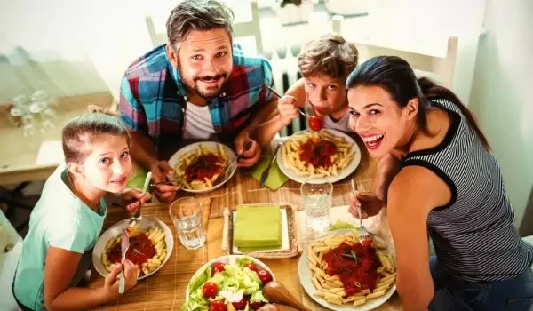 family dinner pasta4