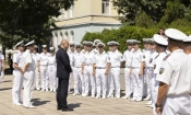 Румен Радев разговаря с курсантите от военноморското училище във Варна. Снимки: Прес служба на президентската институция